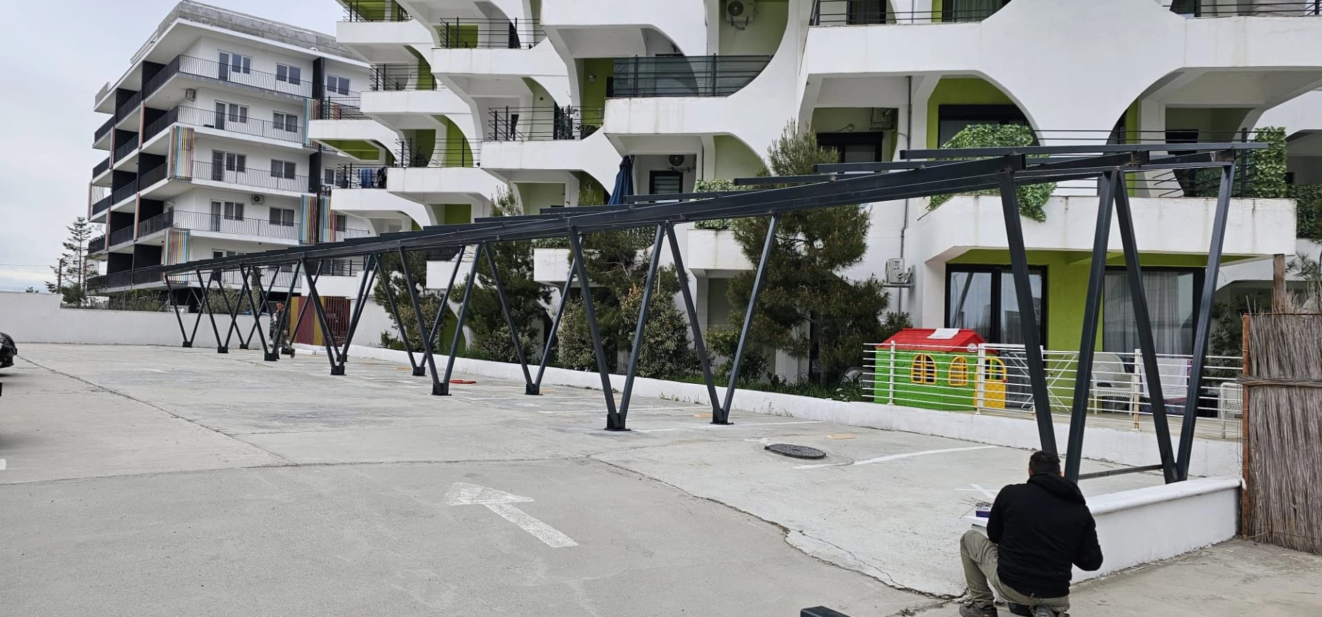 Carport metalic rezidențial montat în Constanța — BRH ART DECOR