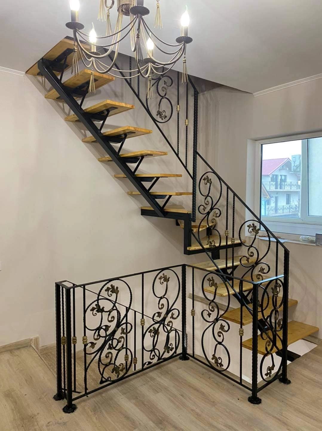 Scară metalică interioară executată la comandă în Constanța — BRH ART DECOR